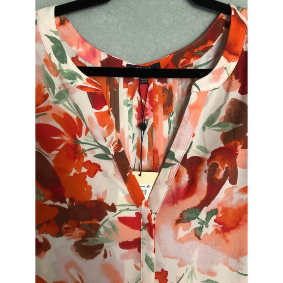 NYDJ Women's 1X Pin Tuck Floral Blouse in Utopia NEW - Picture 3 of 9